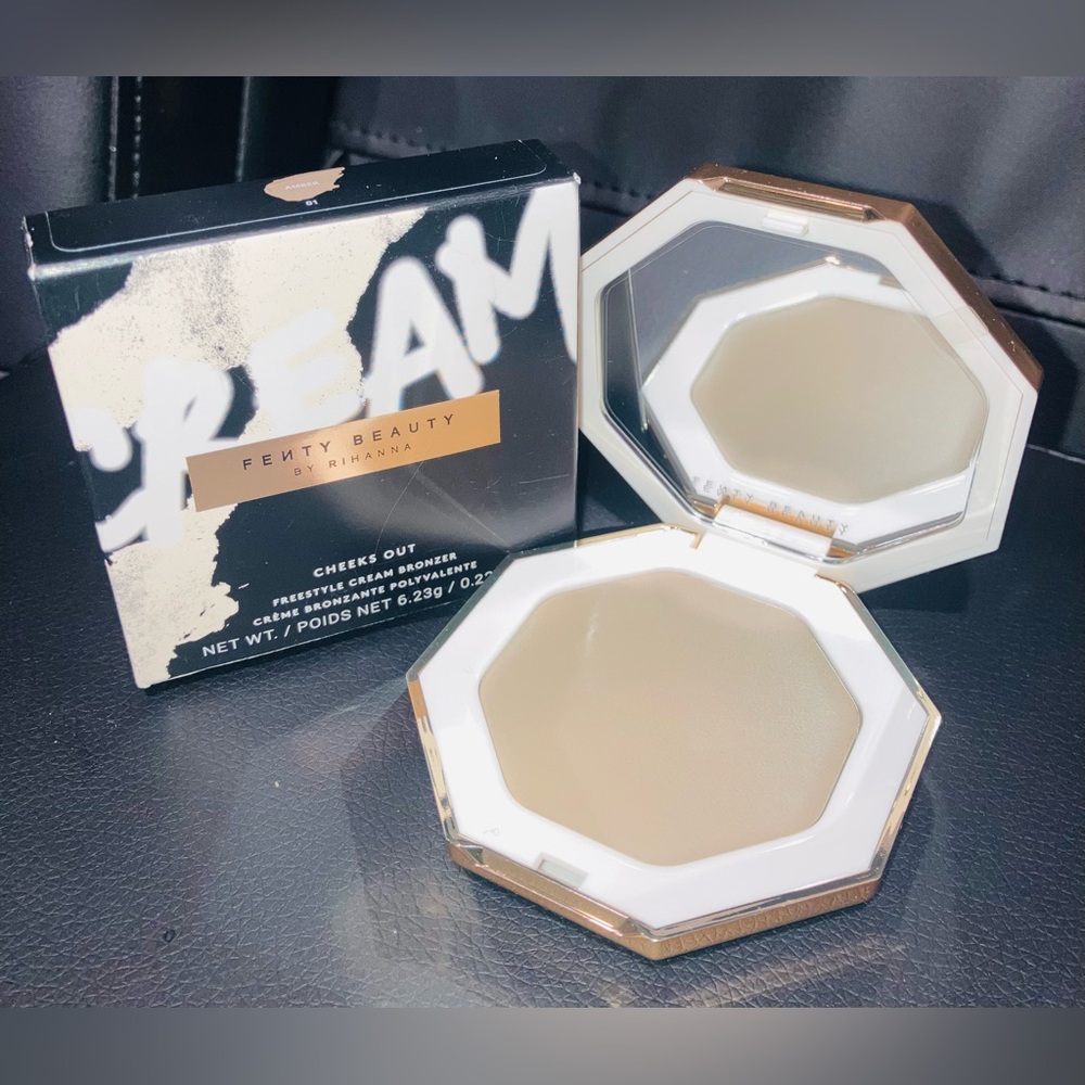 Fenty Beauty Cheeks Out Freestyle Cream Bronzer in 01 Amber